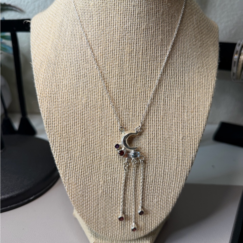 Elegant Silver 925 Necklace with garnet and blue topaz